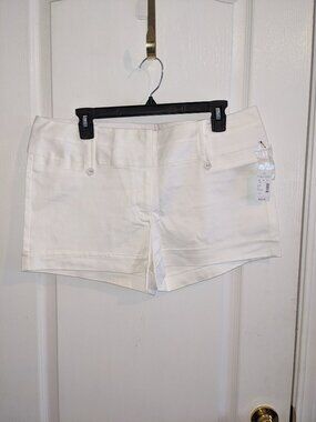 Maurices NWT White Shorts Sz 11/12
